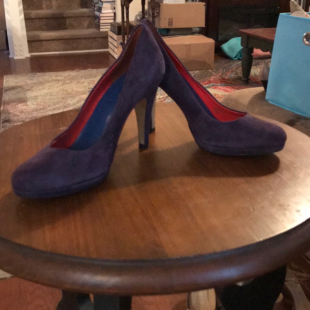 Shoes - Picture 2 of 2